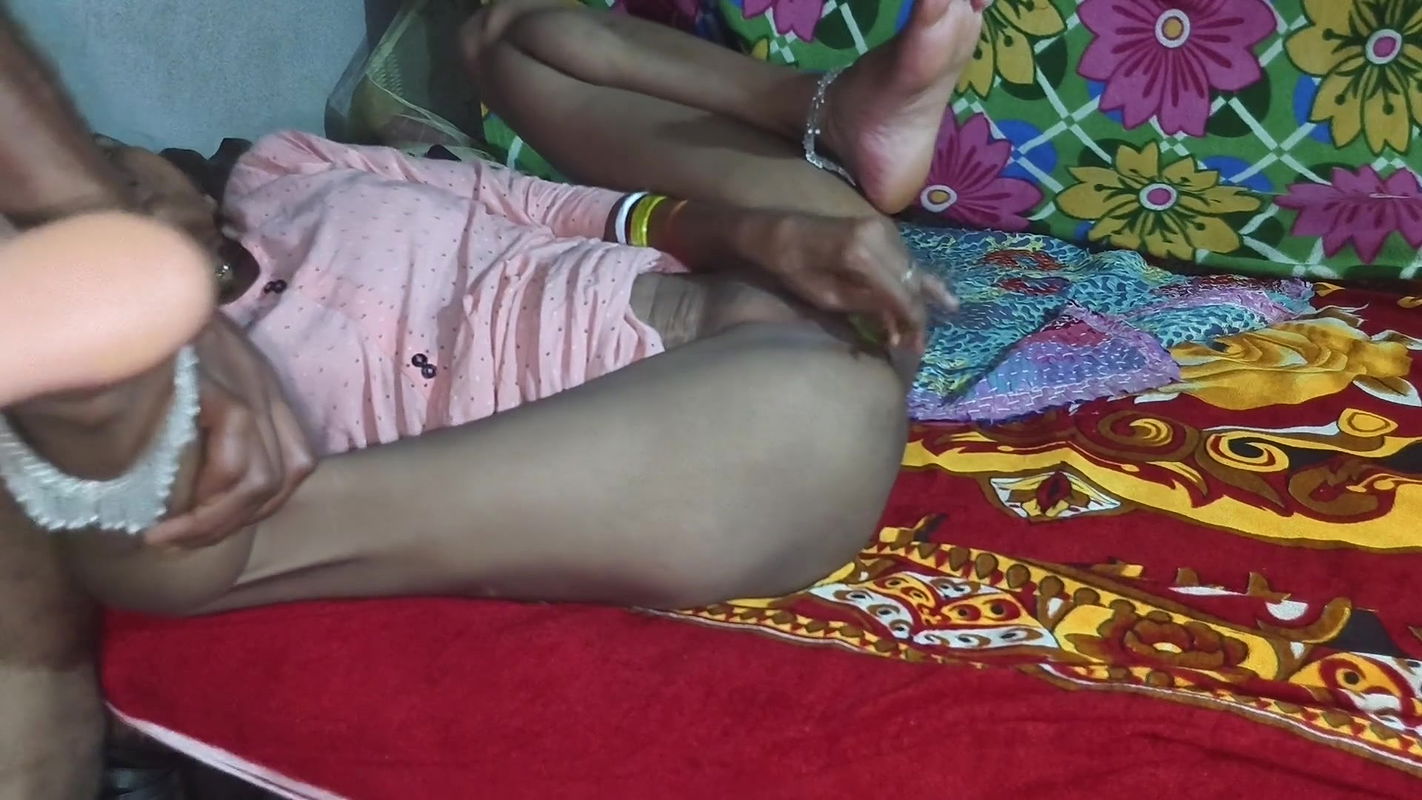 Nisha Bhabhi took her brother-in-law’s load in her mouth and fucked her pussy with brinjal