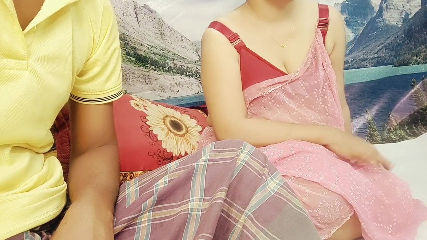 The beautiful housewife had sex with her father-in-law when her husband was abroad