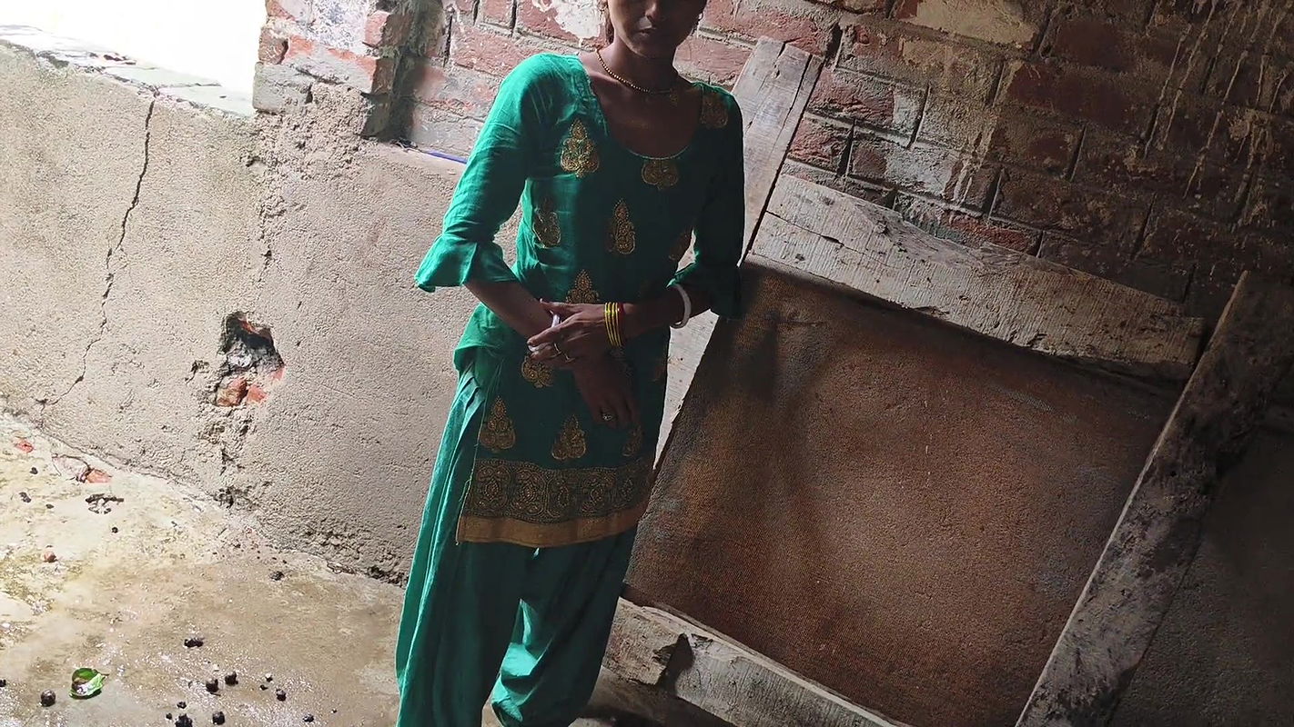 Watch the video of a business Bali Bihari Randi Bhabhi a room in Bengal on rent, Bali Bhabhi said my husband does not earn