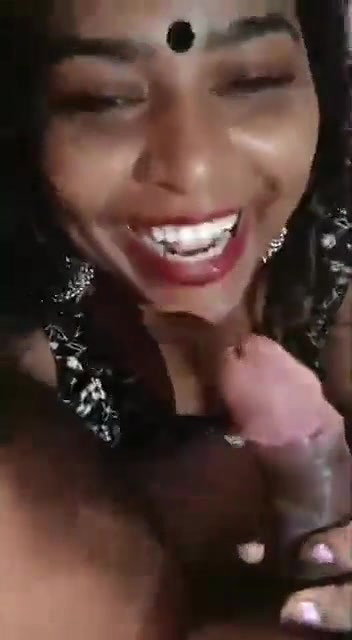 Sexy bhabhi sucking