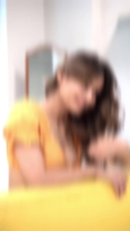 LOVELY BABE YUMMY DEEP CLEAVAGE TEASE SHOW