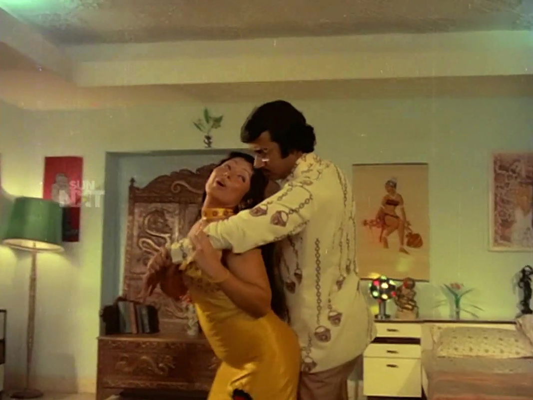 Sexy cou-ple stops in a highway to fuck and records it