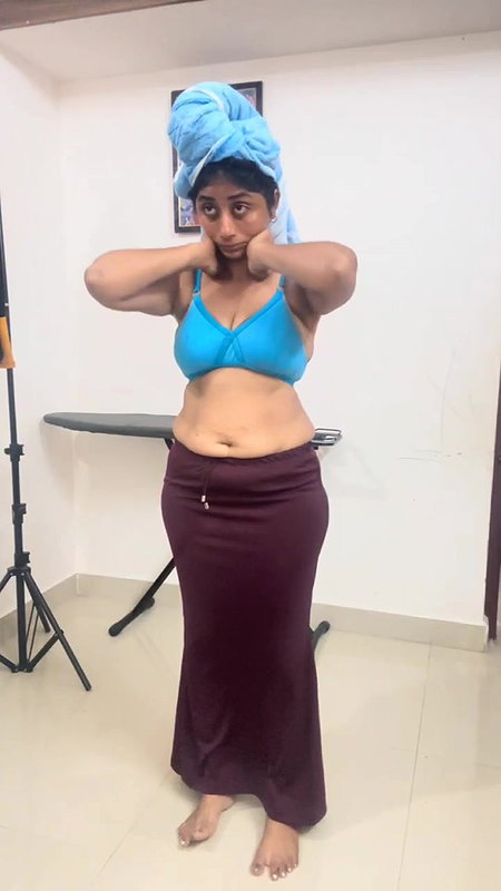 Tamil Youtuber looking stunning Without Saree