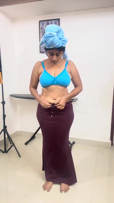 Tamil Youtuber looking stunning Without Saree