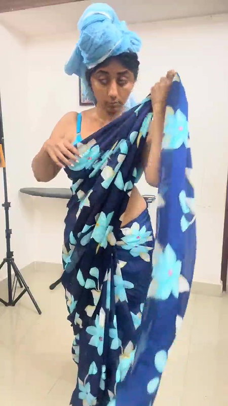 Tamil Youtuber looking stunning Without Saree