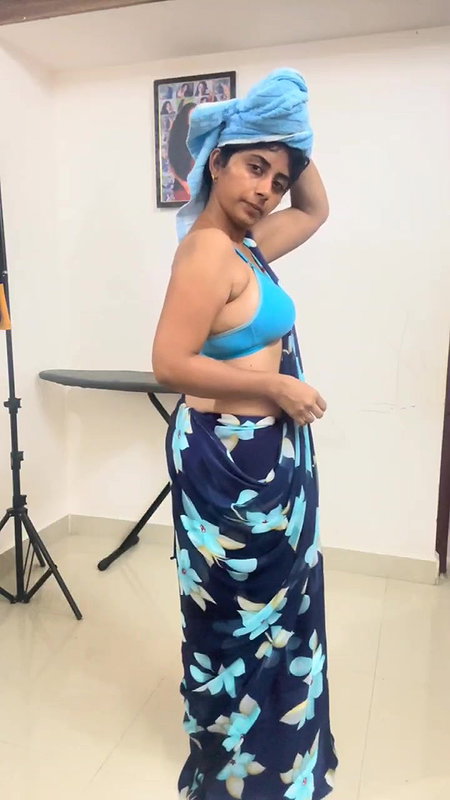 Tamil Youtuber looking stunning Without Saree