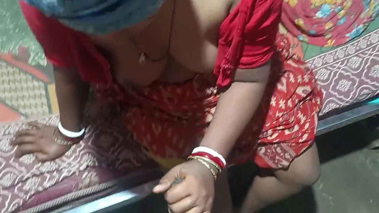 Indian sister-in-law land put in mouth