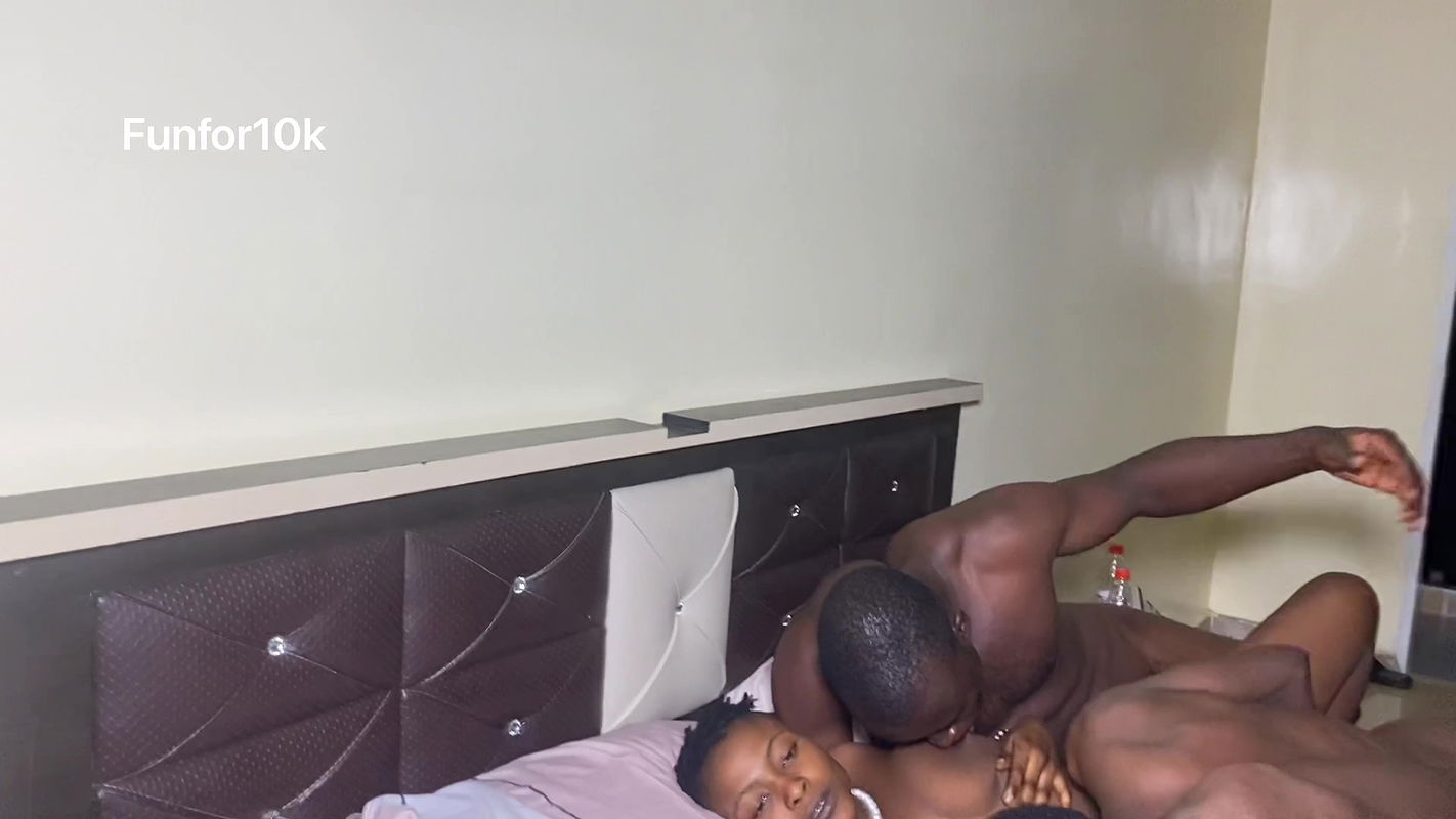 Bad Bitch Ready for Threesome