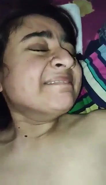 Desi aunty taking big cock nd making crying expression