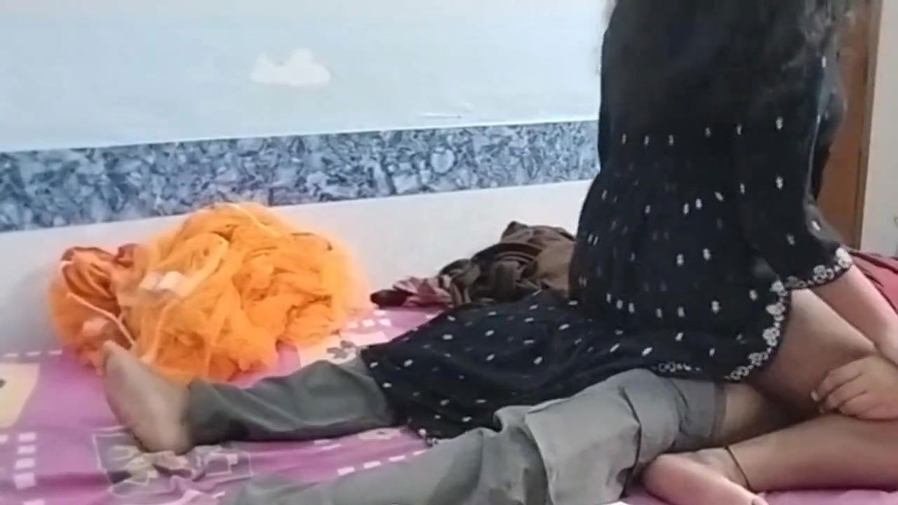 Baby apki gf hu randi nahi – Indian gf bf desi hardcore sex in doggy