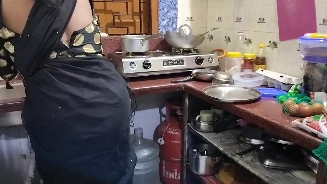 Devar ne saree utha ke meri gand maar di – cute desi bhabhi loud screaming during anal and talking dirty in hindi