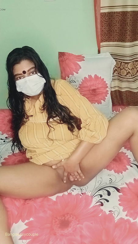 Beautiful Girl Masturbates her Tight Wet Pussy while no one is Home