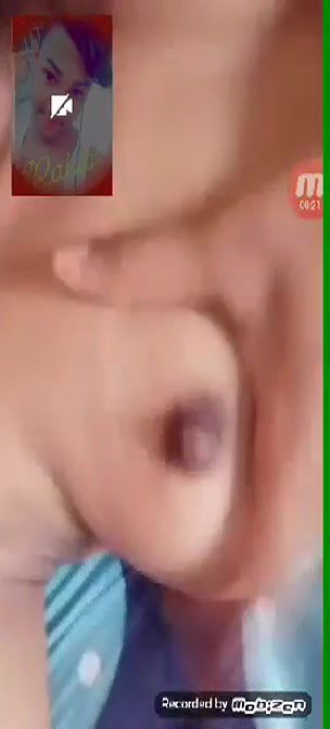 Sexy Gf Showing Lover