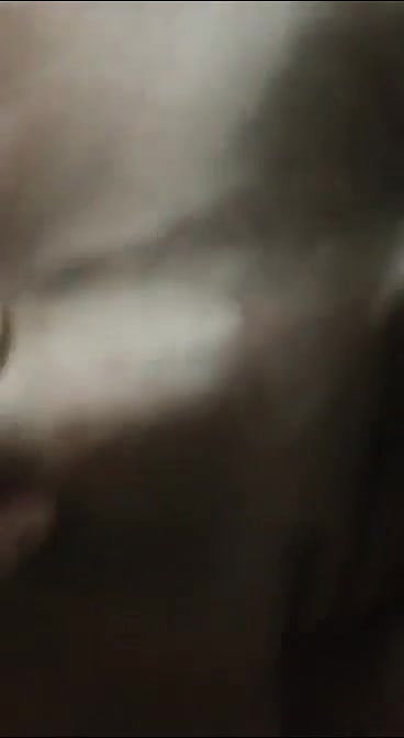 Milf stretching asshole