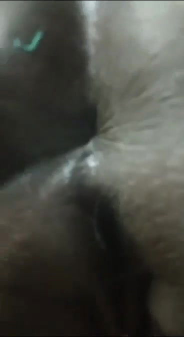 Milf stretching asshole