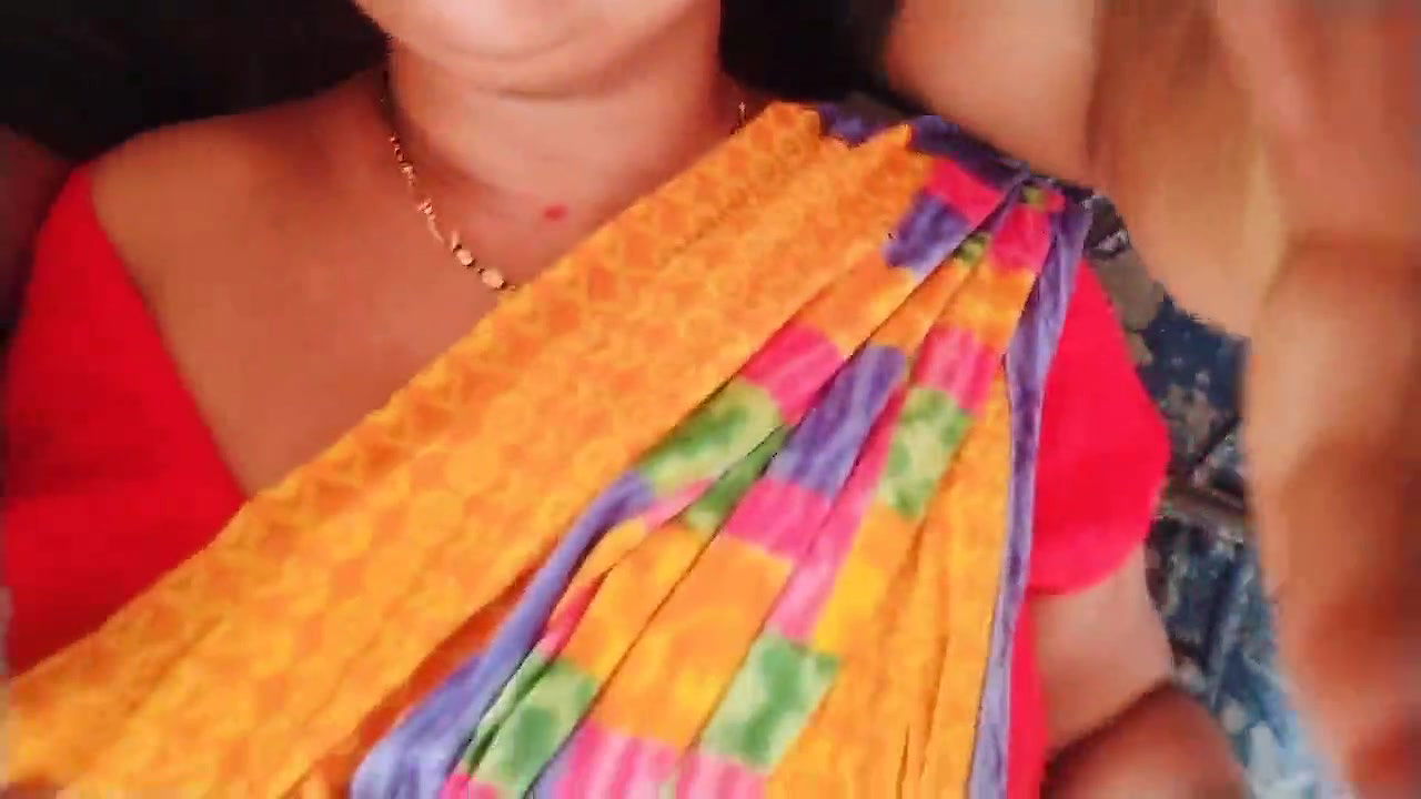 Indian desi aunty ko store me gaand maari bahut mazaa ayaa 3.7 m View
