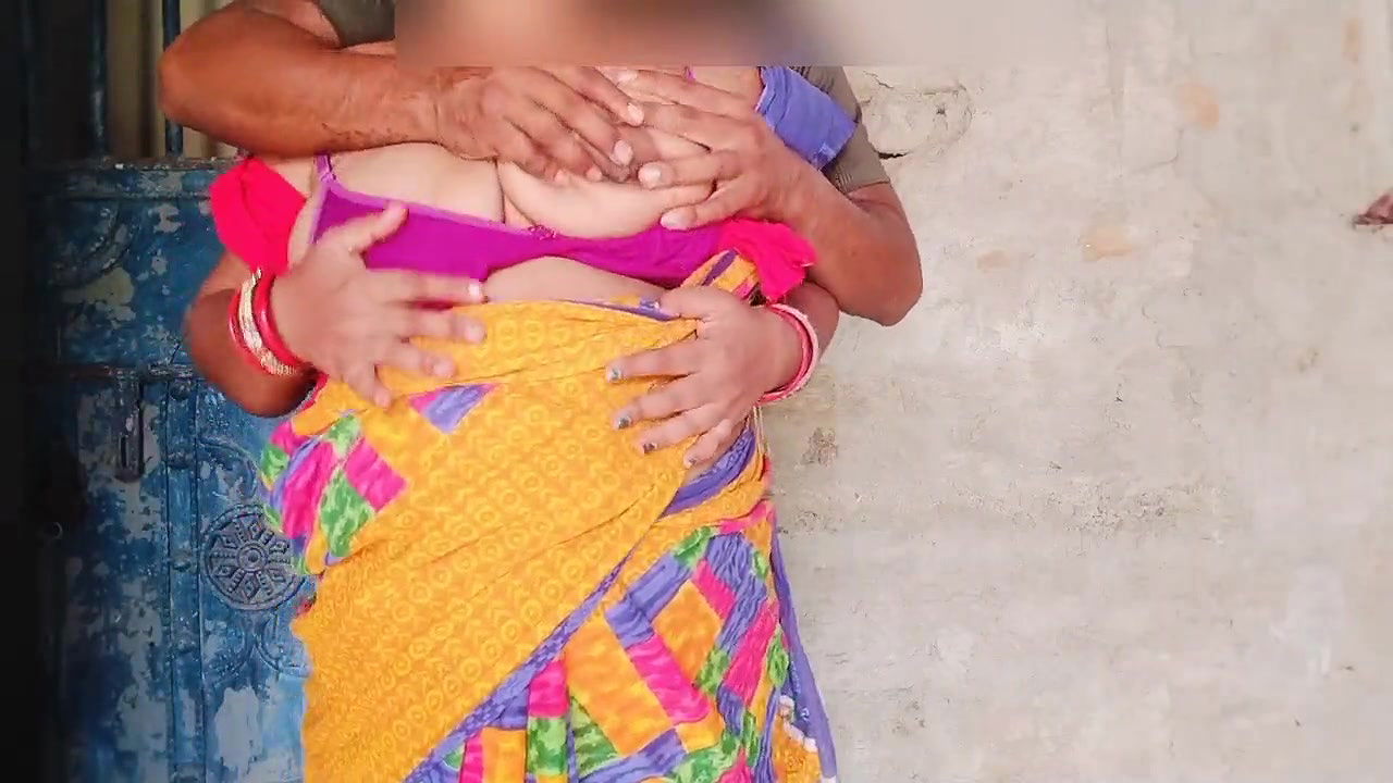 Indian desi aunty ko store me gaand maari bahut mazaa ayaa 3.7 m View