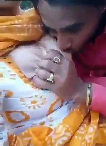 Desi GF Recdng Lovr Suckingg Hr Boobs 0utdoor