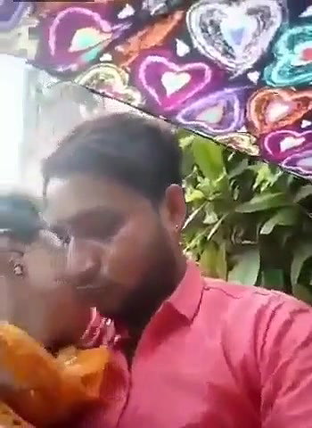 Desi GF Recdng Lovr Suckingg Hr Boobs 0utdoor