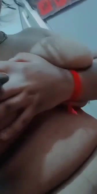 Tanker Gf Showing Fingering