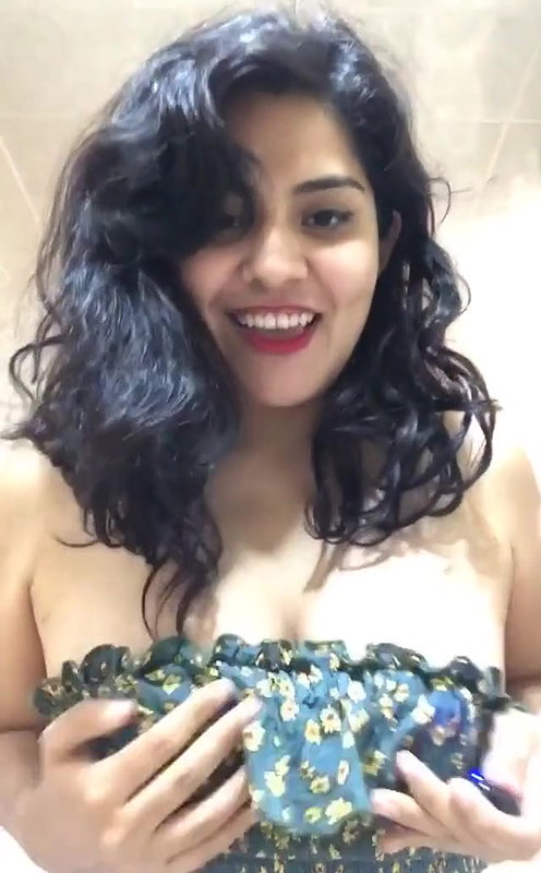 DEsi GF Teasing BF with Boobshow