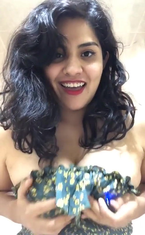 DEsi GF Teasing BF with Boobshow