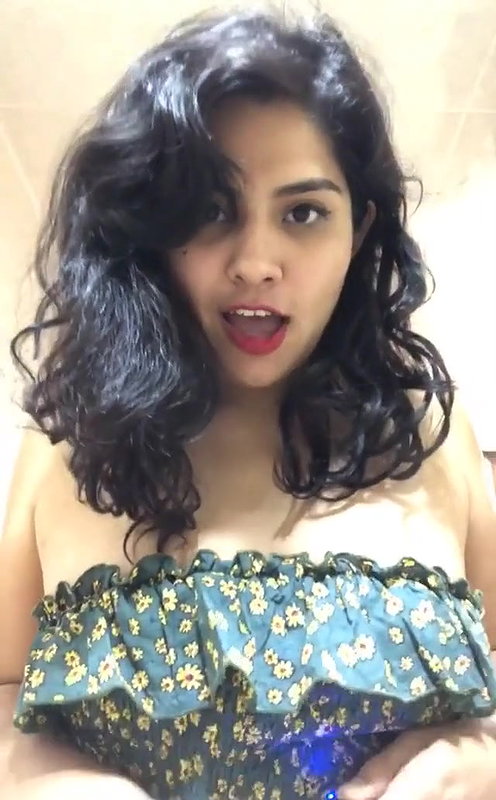 DEsi GF Teasing BF with Boobshow