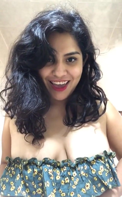 DEsi GF Teasing BF with Boobshow