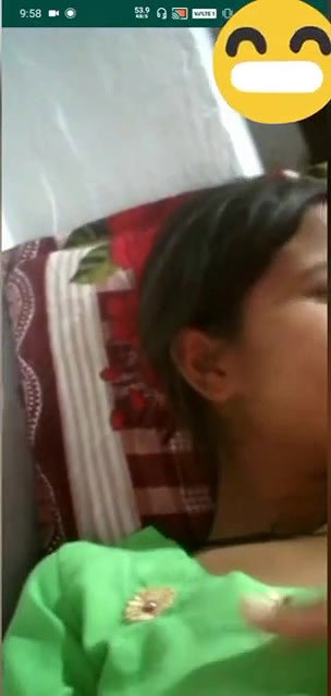 Desi Girl Shows Her Boobs