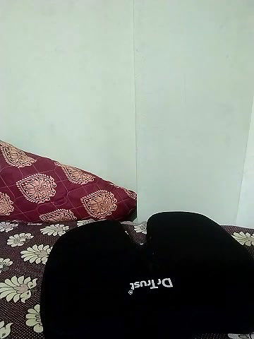 Stripchat-Public.Show-c-Telugu_Naughtyy_Priya-2024.08.13.051433