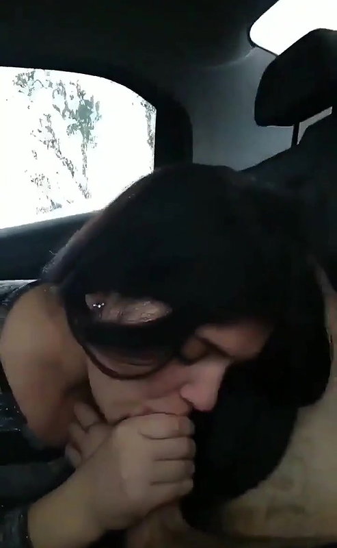Desi Grl Sucking Boss Dik in Car