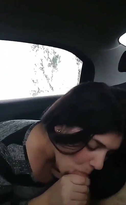 Desi Grl Sucking Boss Dik in Car