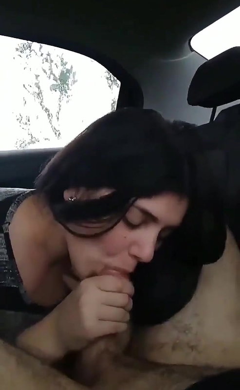 Desi Grl Sucking Boss Dik in Car
