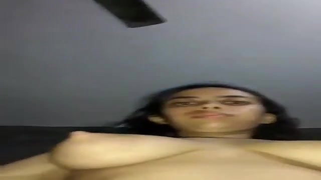 Desi Girl Showing And Masturbating 2Clip
