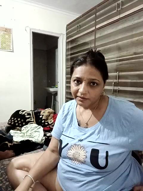 Stripchat-Public.Show-c-Hotgujjumodal19-2024.08.01.192351