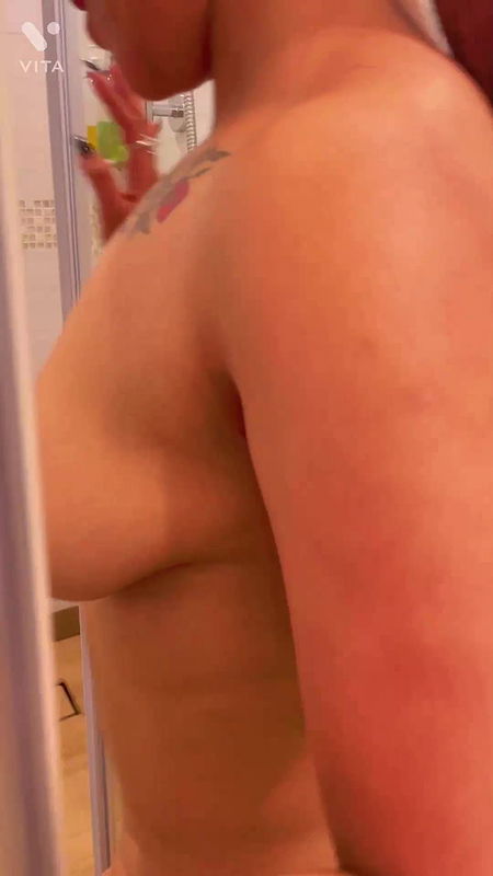 Tina Solo Bath Performance