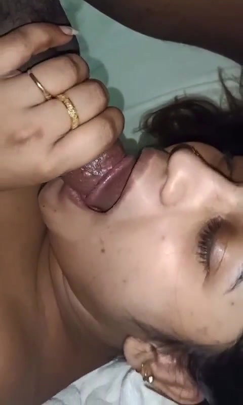 Sexy Desi Bhabhi Blowjob