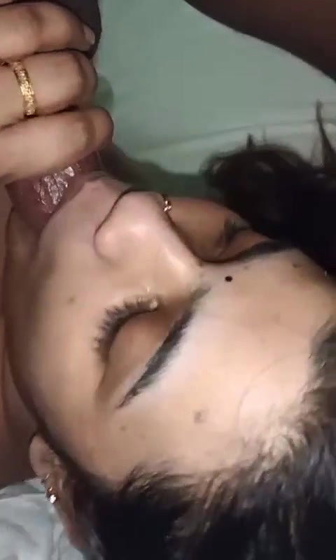 Sexy Desi Bhabhi Blowjob