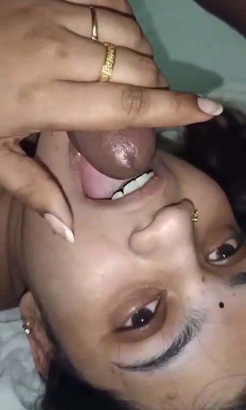 Sexy Desi Bhabhi Blowjob
