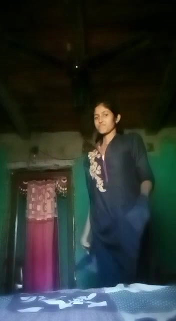 Village girl making nude video for bf nd showing pussy