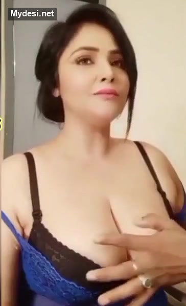 Desi big boobs model