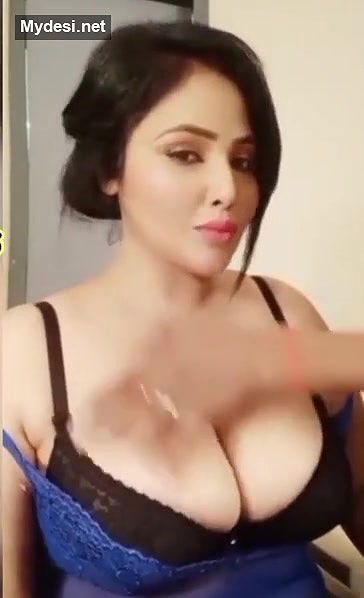 Desi big boobs model