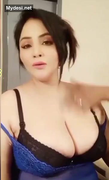 Desi big boobs model