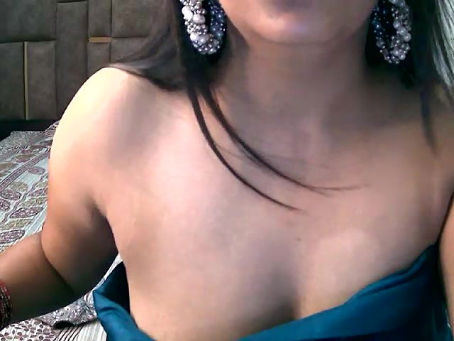 Stripchat-Public.Show-f-Kajal_G-2024.08.07.011708