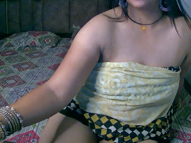Stripchat-Public.Show-f-Kajal_G-2024.07.13.003132
