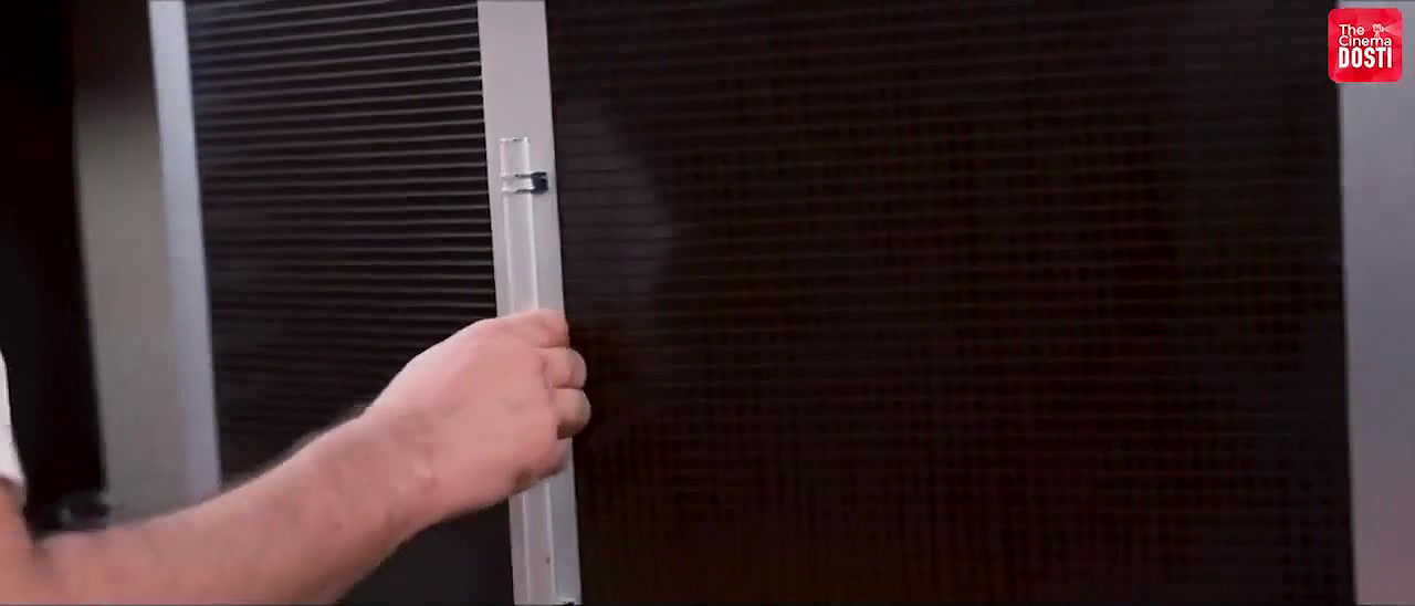 Pati Patni aur Postman