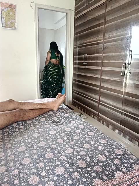 Stripchat-Public.Show-c-Hotgujjumodal19-2024.08.06.081325