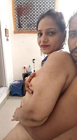 Stripchat-Public.Show-c-Hotgujjumodal19-2024.07.17.175329