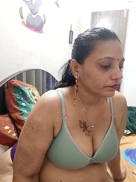 Stripchat-Public.Show-c-Hotgujjumodal19-2024.07.13.173336