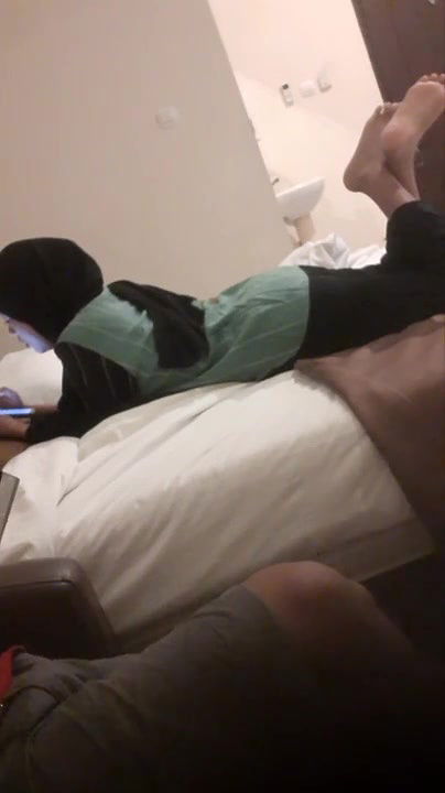 Desi hijabi sucking nd fucking in hotel